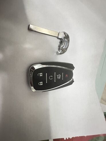 Аксессуары для авто: Продам запасной ключ на Chevrolet Malibu с чипом,новый всего
