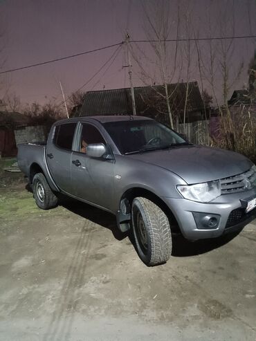 Mitsubishi: Mitsubishi L200: 2014 г., 2.5 л, Механика, Дизель, Пикап