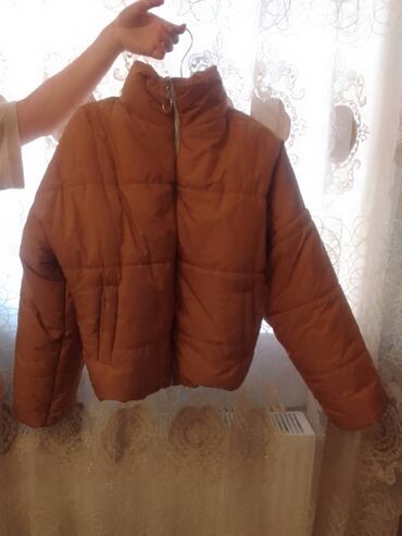paltar satışı: Женская куртка M (EU 38), цвет - Бежевый