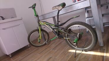 мебел спальни: BMX велосипед