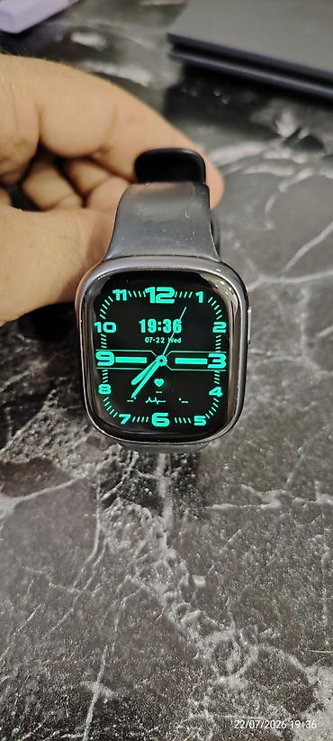 google pixel watch: Ağıllı saat – kvadrat formalı metal korpus, qara silikon qayış. Rəngli — 1