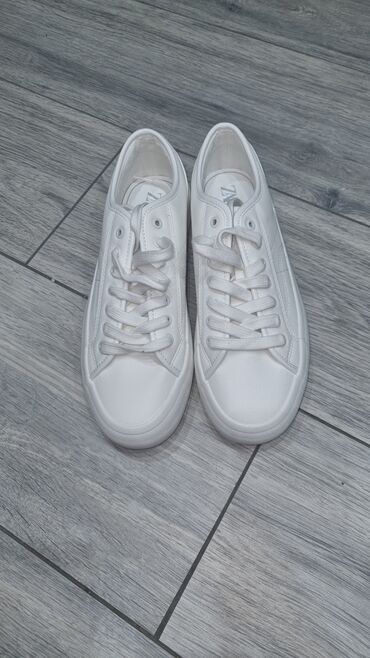 newfeel patike: Zara, 39, color - White