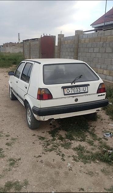 повреждённый автомобиль: Volkswagen Golf: 1991 г., 1.6 л, Механика, Дизель, Хэтчбэк — 6