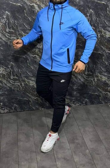 nike scuba: Nike muška trenerka

Novo
Mokra likra
Veličine m l xl 2xl