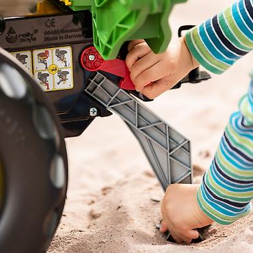 bozicni voz igracka: Utovarivač bager zadnji J.D. – Rolly Toys Šifra proizvoda: 40 Zemlja — 2