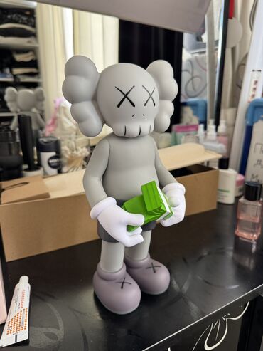 мамалак фото: Продаю игрушку KAWs, новая! Высота 30 см