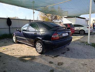 Унаа: Honda Civic: 1999 г., 1.6 л, Кол менен иштөөчү, Бензин, Седан — 2