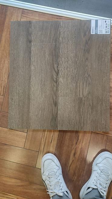 vinil panel: Vinil döşəmə paneli – taxta teksturalı, isti qəhvəyi rəng - Material — 10