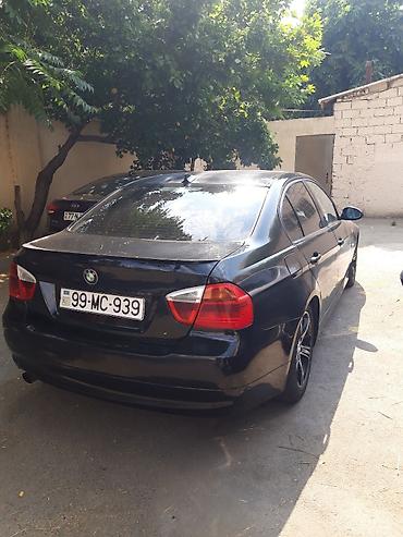 e90 aksesuar: BMW 3 Series (E90) sedan – qara rəng, 4 qapı, arxa ötürücülü. Texniki — 2
