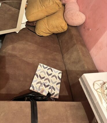 диваны для баров и кафе: Мини-диван, Нераскладной, С подъемным механизмом, Ткань