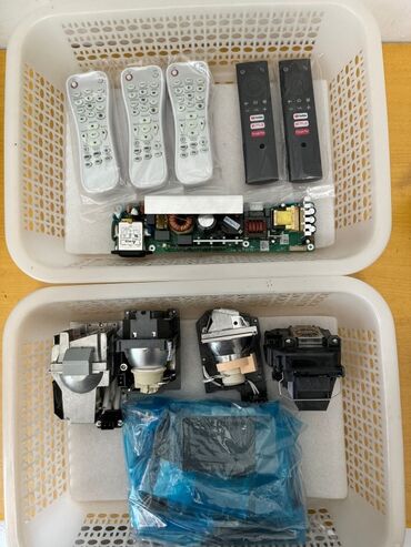 Lampalar: Projektor lampaları və AV receiver Təsvir: - Şəkillərdə müxtəlif — 42