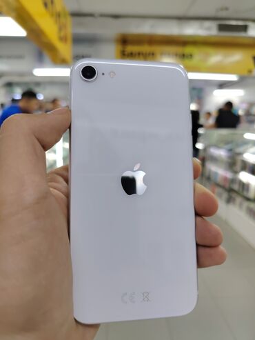 Apple iPhone: IPhone SE, Б/у, 128 ГБ, Белый, Зарядное устройство, Защитное стекло, Чехол, 75 %