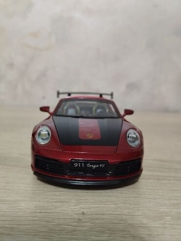 знаете модель из видео: Модель Porsche 911 targa 4SРазмеры:15см длина, 7см ширина. Машинка
