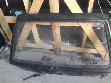 volkswagen phaeton: Заднее стекло ( стекло крышки багажника )фольксваген гольф 2