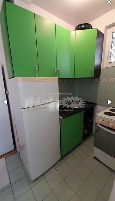 Stan na dan: Namešten stan sa terasom. - Prostrana dnevna soba sa francuskim — 6