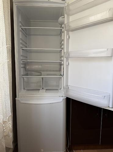 Бытовая техника: Холодильник Indesit, Б/у, Двухкамерный — 4