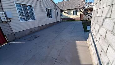 Продажа коттеджей и домов: Продаётся дом Кок-Жар🏡 4.06 сотки, Ул. Кулмурзаев В шикарном районе — 5