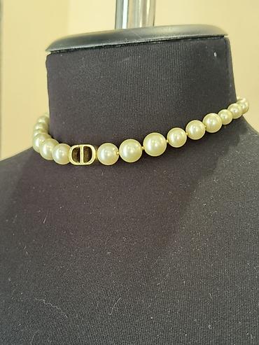 сколько стоит ринг: Жемчужный чокер с золотистыми деталями Christian Dior (кольцо — 3