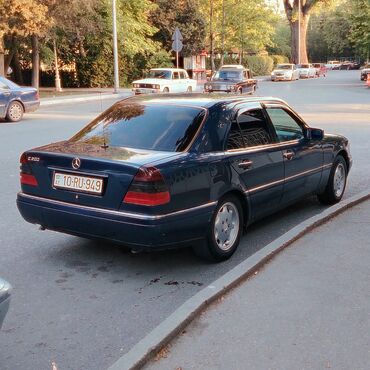 lalafo masin satisi mercedes: Mercedes-Benz C 180: 1.8 l | 1995 il Sedan