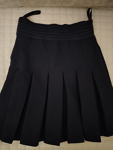 məktəb sunkasi: Məktəbli forması satılır. ətək jaket desti.Endirim etmək olar — 5