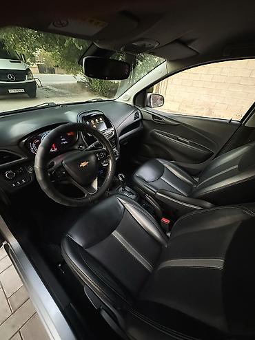 шлем с визором: Chevrolet Spark: 2019 г., 1 л, Автомат, Бензин, Хэтчбэк — 9