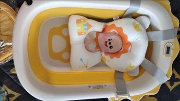 складная ванночка для купания: Складная детская ванночка с мягкой подвесной подушкой-вкладышем. -