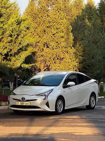 Toyota Prius: 2016 г., 1.8 л, Робот, Гибрид, Хэтчбэк