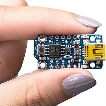 termi: Adafruit Trinket 5V ATtiny85 mikrokontrolleri üzərində qurulmuş — 3