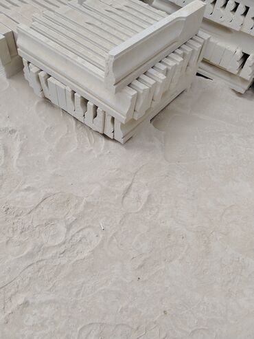 Dekorativ daşlar: Hər qiymete təbii aglay daşlar 3 Azn den başlayan qiymətlərlə Təbii — 6