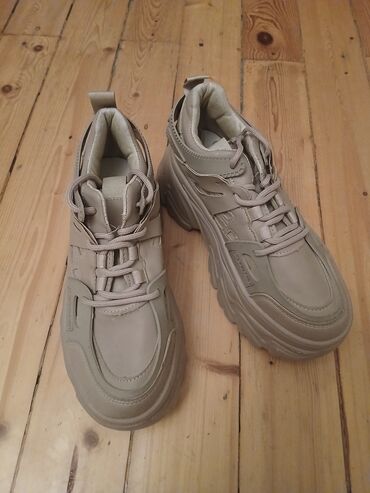 детские кроссовки 38 размера: Ölçü: 39, rəng - Bej, Yeni