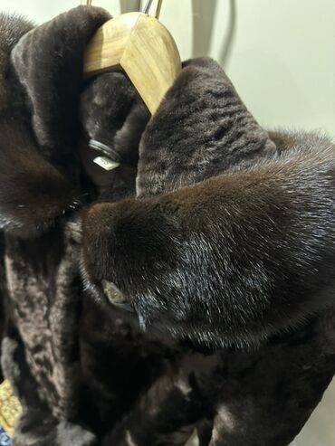 детские шапки с помпонами из натурального меха: Шуба, По колено, С капюшоном