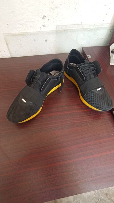 женские кроссовки nike zoom: Qara ayaqqabılar – 2 model 1) İdman üslublu krossovkalar - Rəng: qara