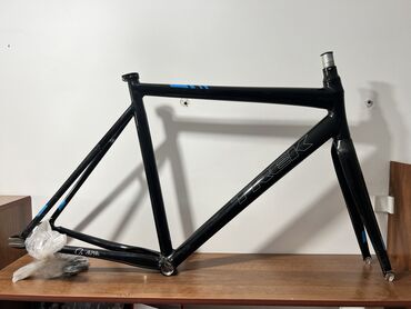 титановые велики: Trek T1: ростовка 56, по лкп идеально, нет трещ и вмятин, царапин
