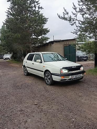 продажа volkswagen passat: Volkswagen Golf: 1992 г., 1.8 л, Механика, Хэтчбэк — 1