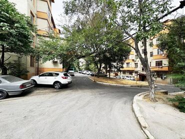 zaqatala qaqarin satilan evler: Bakı, 2-ci mikrorayon, 2 otaqlı, Köhnə tikili, m. Memar Əcəmi, 55 kv. m