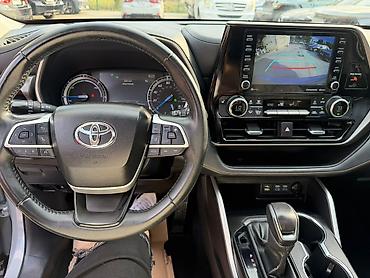 Toyota: Toyota Highlander: 2022 г., 2.5 л, Вариатор, Гибрид, Кроссовер — 20