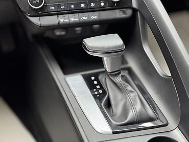 Hyundai: Hyundai Avante: 2020 г., Бензин, Седан — 15