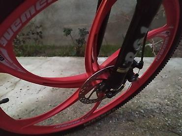 boyuk velosiped: Ferrari qatlanan dağ velosipedi, qırmızı rəngdədir və qatlanan — 10