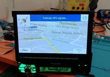 Audio oprema za auto: 12500din 1. Uvlačivi ekran: 7-inčni ekran se može električno iskočiti — 11