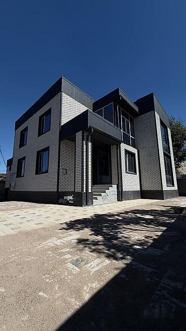 Продается 2-этажный дом в стиле Хай-Тек площадью 185 м² ✓ Современный at lalafo.kg Продается 2-этажный дом в стиле Хай-Тек площадью 185 м² ✓ Современный