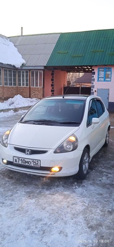 фит на рассрочку: Honda Fit: 2002 г., 1.3 л, Вариатор, Бензин