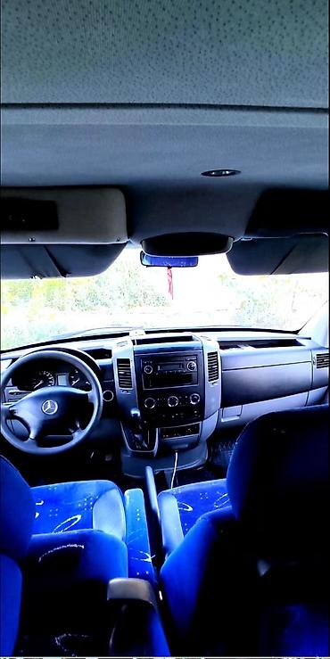 открывание двери: Mercedes-Benz Sprinter Пассажир сатылат Жылы 2011, Коробка автомат — 8