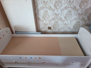 ayaq sekilleri: Oğlan və qız üçün, Çarpayı, Bazasız, Matrassız, Siyirməli