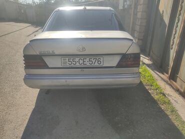 Mercedes-Benz: Mercedes-Benz W124: 2.3 l | 1989 il Sedan — 9