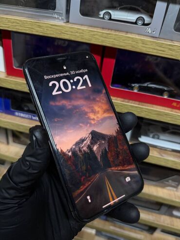 Apple iPhone: IPhone 11 Pro, Б/у, 64 ГБ, Защитное стекло, Чехол, 70 % — 11