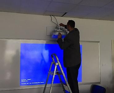 Mebel xidmətləri: Proyektor quraşdırılması xidməti. İşlər professional ustalar — 3
