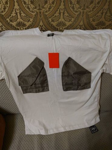 Köynəklər: Магазин закрылся в наличии осталось много качественных футболок — 16