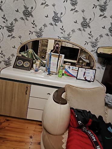 kupe: Qonaq otağı və yataq otağı üçün mebel dəsti Qonaq otağı üçün: - TV — 5