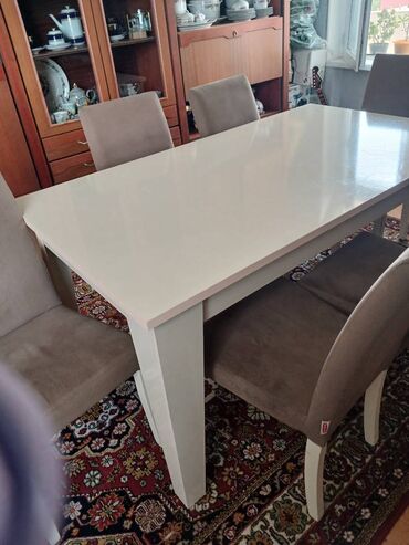 obedeniy stol: Qonaq otağı üçün, Açılmayan, Dördbucaq masa, Azərbaycan