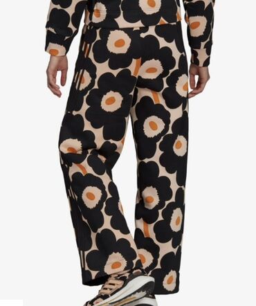 Donji delovi trenerke: Nova Adidas Marimekko trenerka. Naznačena veličina je S, ali odgovara — 3